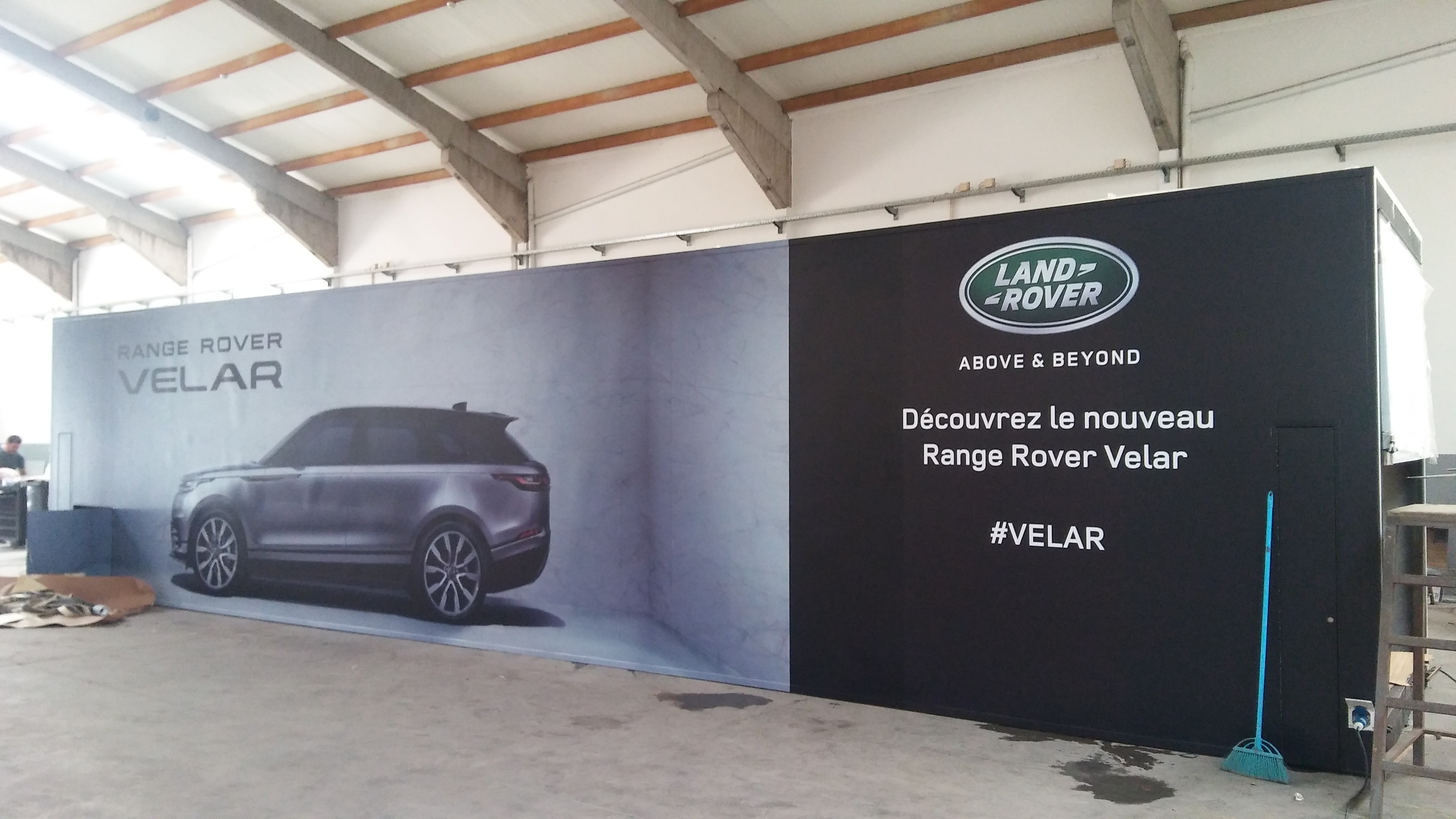 Banner publicitário Land Rover Velar - Impressão grande formato Braga