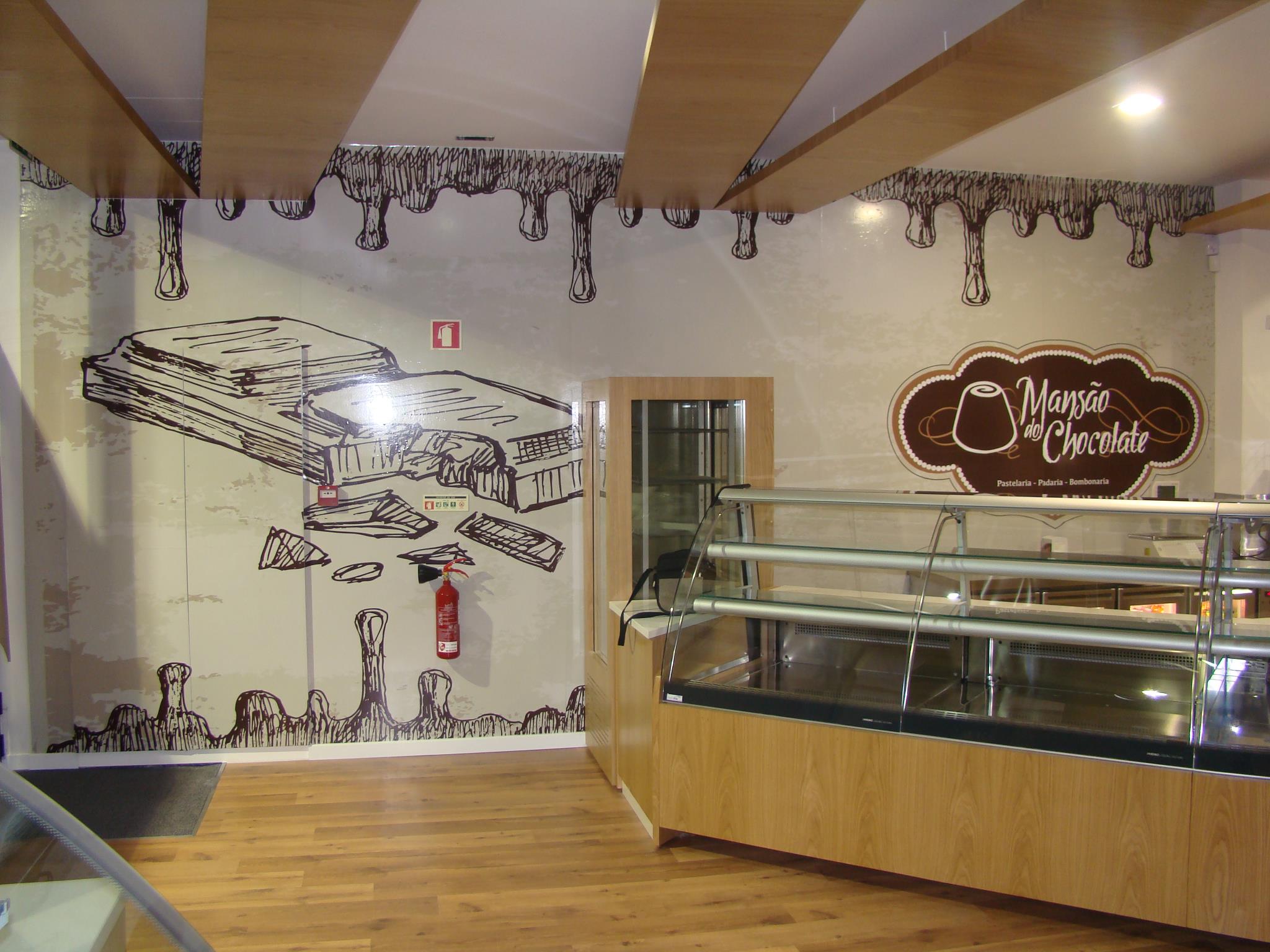 Decoração montra Mansão do Chocolate - Vinil Braga