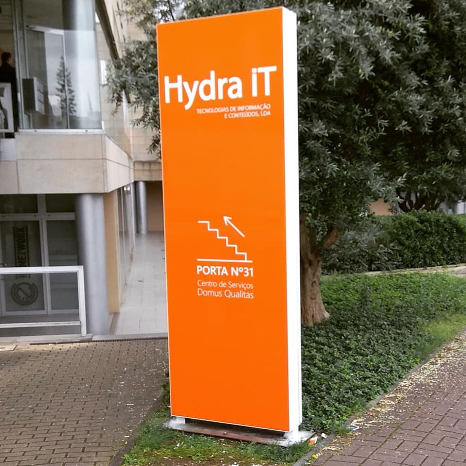 Reclame luminoso Hydra IT - Letreiros Braga