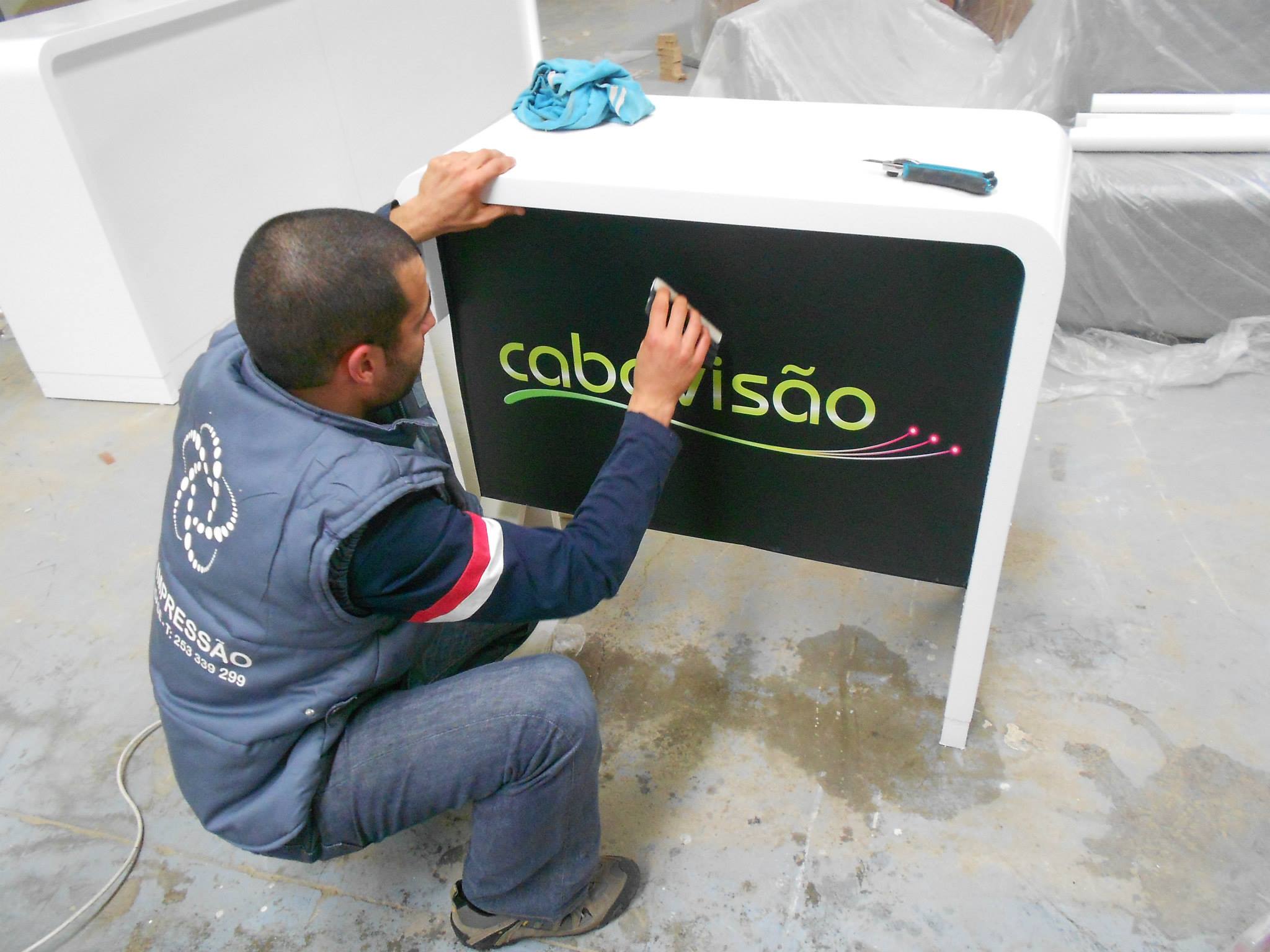 Vinil decorativo balcão Cabovisão - Braga